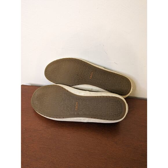 Taos Women's Sneakers Gray Corduroy Lace-up Size 11. - Picture 6 of 7